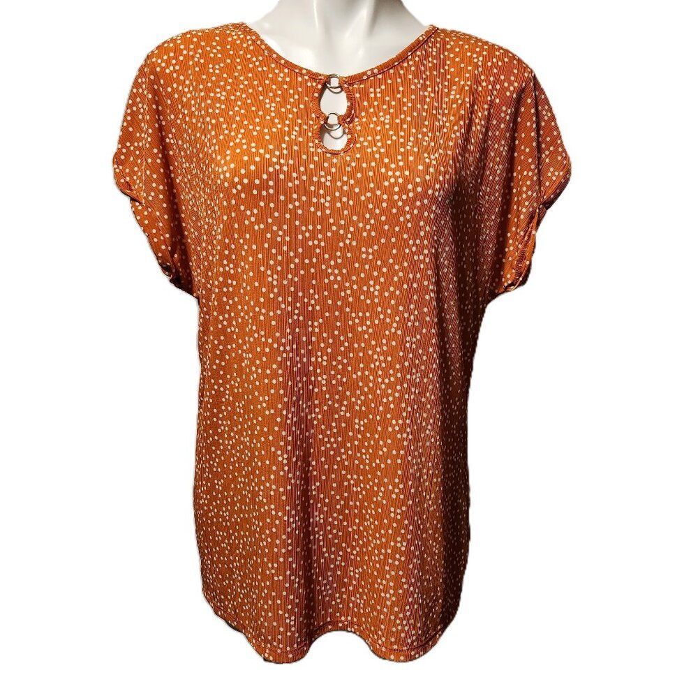 ❤️ 4/$20 Cure top Women's large Orange white polka dots keyhole neck gold rings